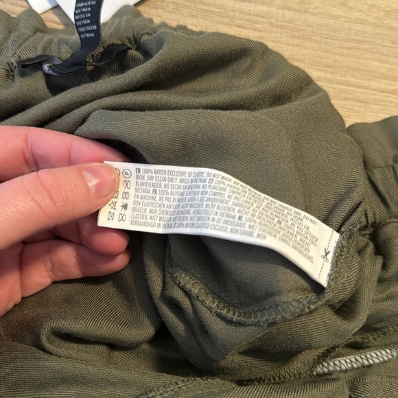 Forever 21 Olive Green Lightweight Flowy Elastic Waist Casual Pants Size Medium - Picture 6 of 6